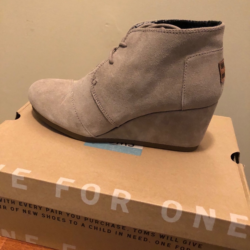 Toms Women's Ankle Boots in Light Gray